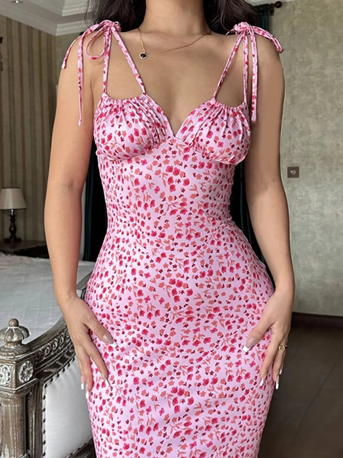 Dressilo Single-Strap Waist-Tight Dress – Curve-Hugging Party Glam